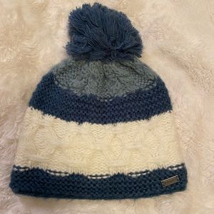 Igloo Pom Pom beanie